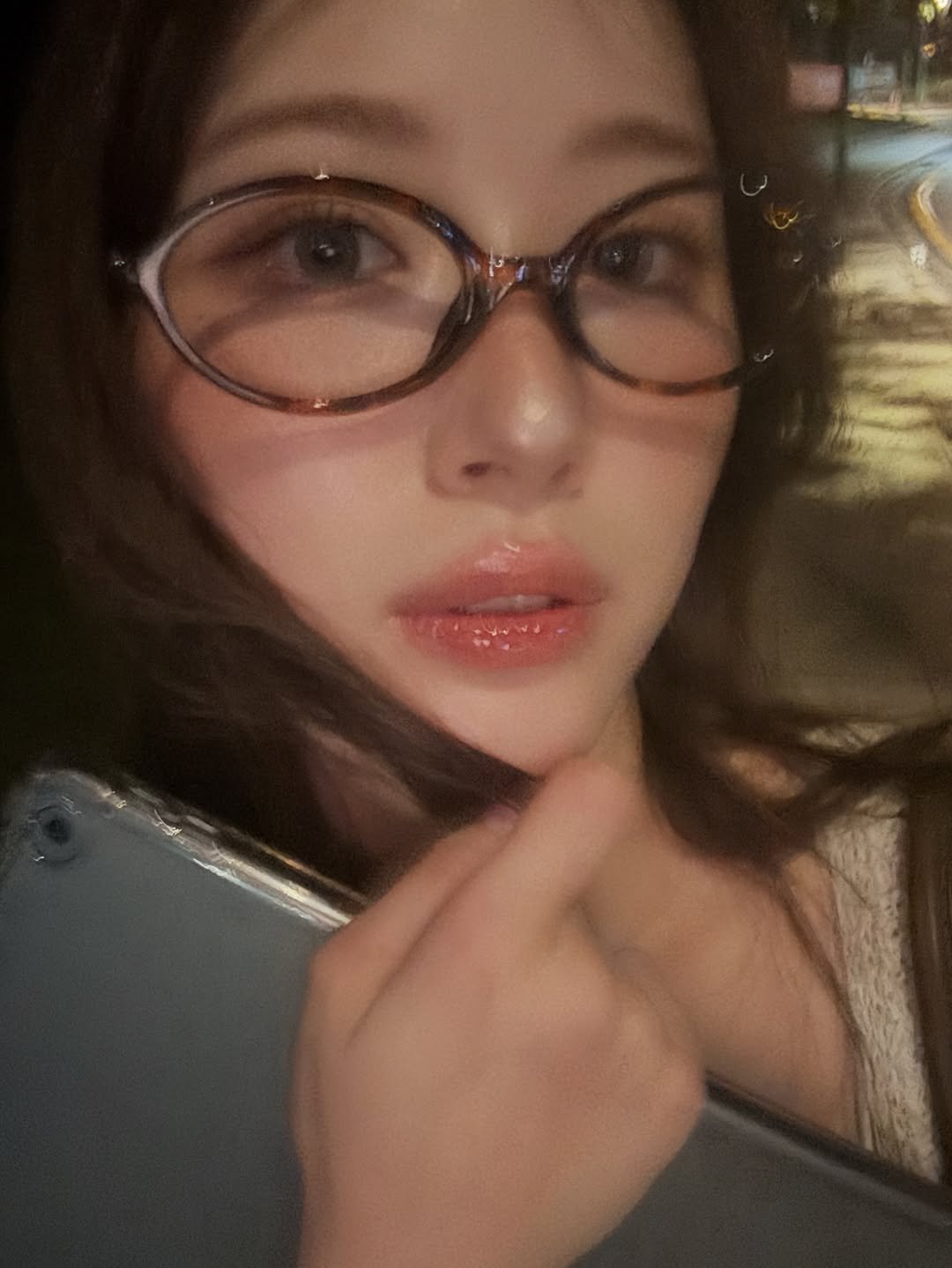 Photo by 효블리 Hyovely I 핑잘봄웜라 I 뷰티꿀팁 I 관리팁 I 요즘뷰티 I 패션템리뷰 on September 06, 2025.