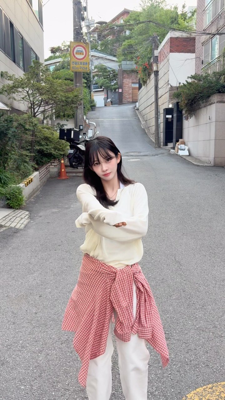 hyoris2 게시물 이미지: 꿍싯꿍싯 막차타실게요🚘🚗 몸치는 유행따라가기 너무힘들어요💦 춤신춤왕이되는 그날까지