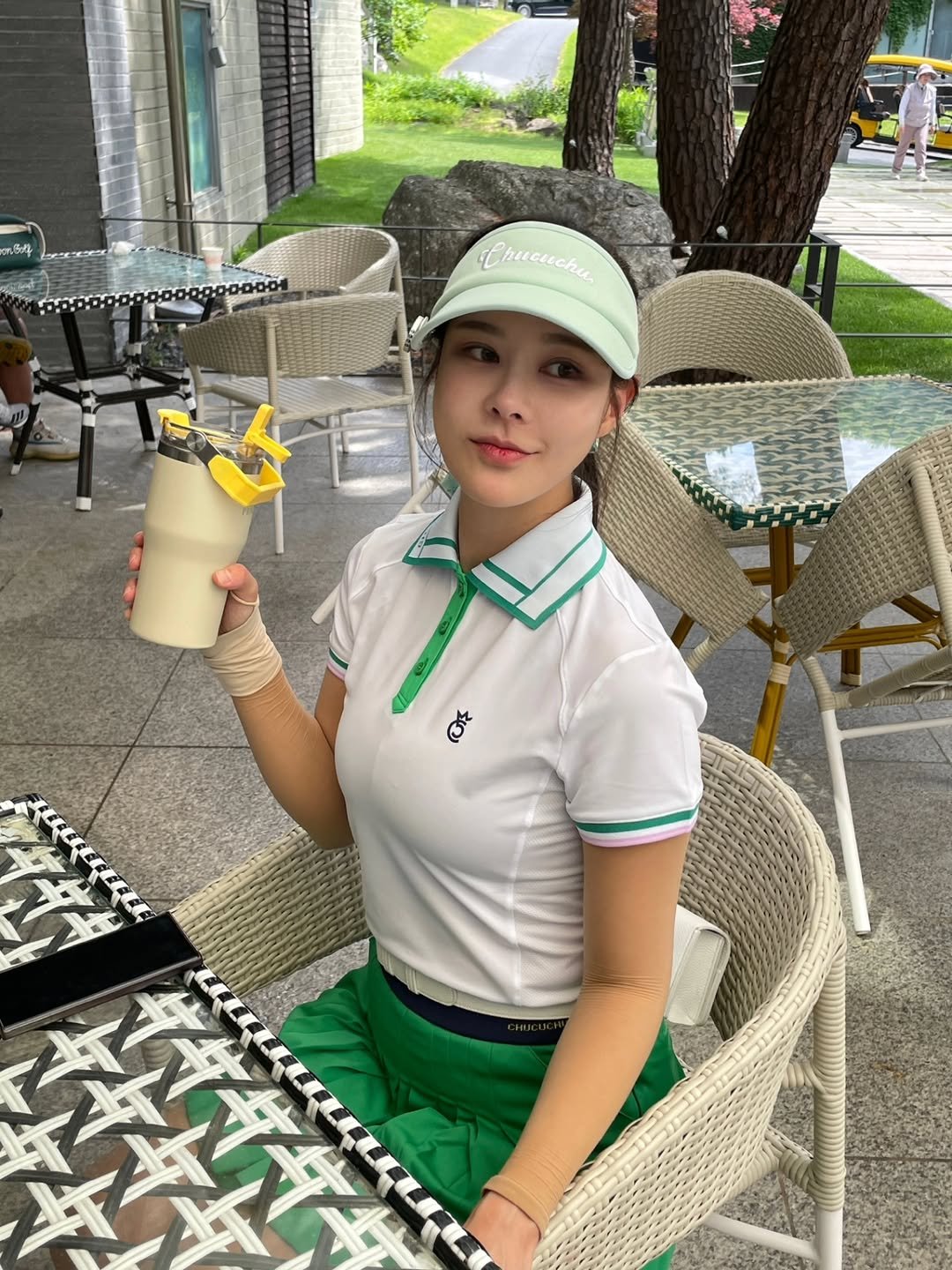 hyun_ha_zzoo 게시물 이미지: 날요(날씨요괴)의 행복골프⛳️
초록초록 잔디랑 딱 어울리는 츄쿠츄입고
한 달만의...