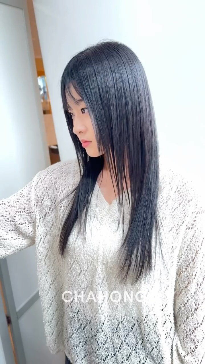 hyun_w.0 게시물 이미지: 호불호없는 가볍고 깔끔한 #슬릭펌

슬릭펌은 가벼운 느낌과 곱슬을 펴면서도...