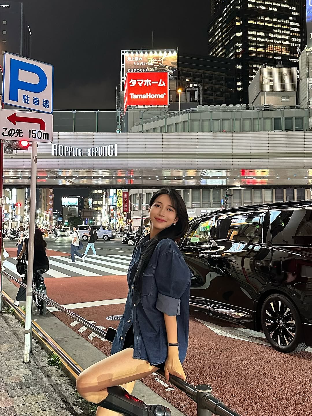 Photo by Hah🖤🪽 on October 06, 2025. May be an image of signboard and night.