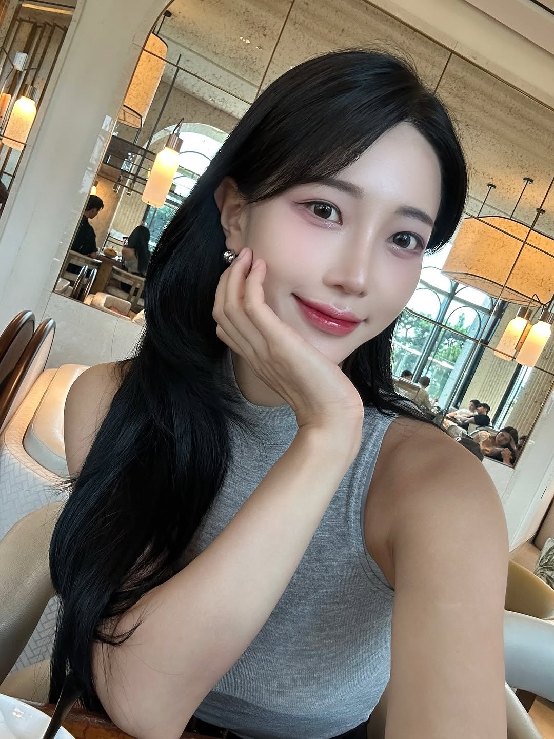 Photo by 𝗗𝗝 𝗛𝗬𝗨𝗡𝗔𝗛 김현아🇰🇷 on August 25, 2025. May be an image of 1 person, hair and text.