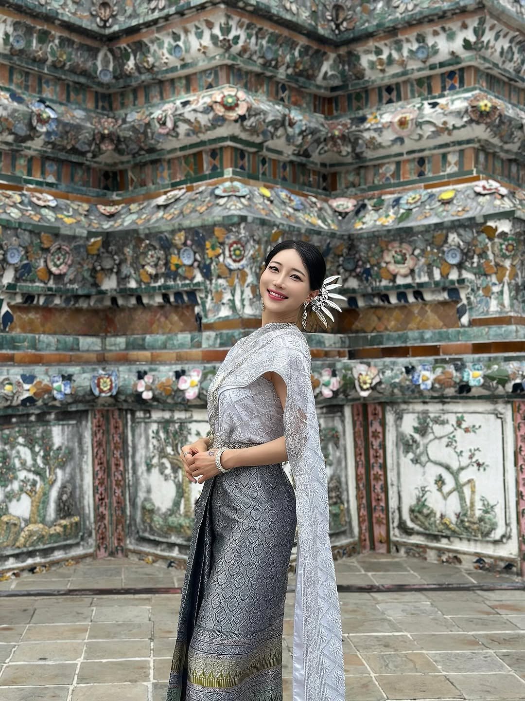 Photo by 𝗗𝗝 𝗛𝗬𝗨𝗡𝗔𝗛 김현아🇰🇷 on July 02, 2025. May be an image of 1 person, sarong, Shwedagon Pagoda and text.