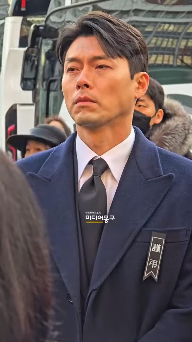 hyunbinactorfp 게시물 이미지: Hyun Bin attended the funeral of Ahn Sung-ki,...