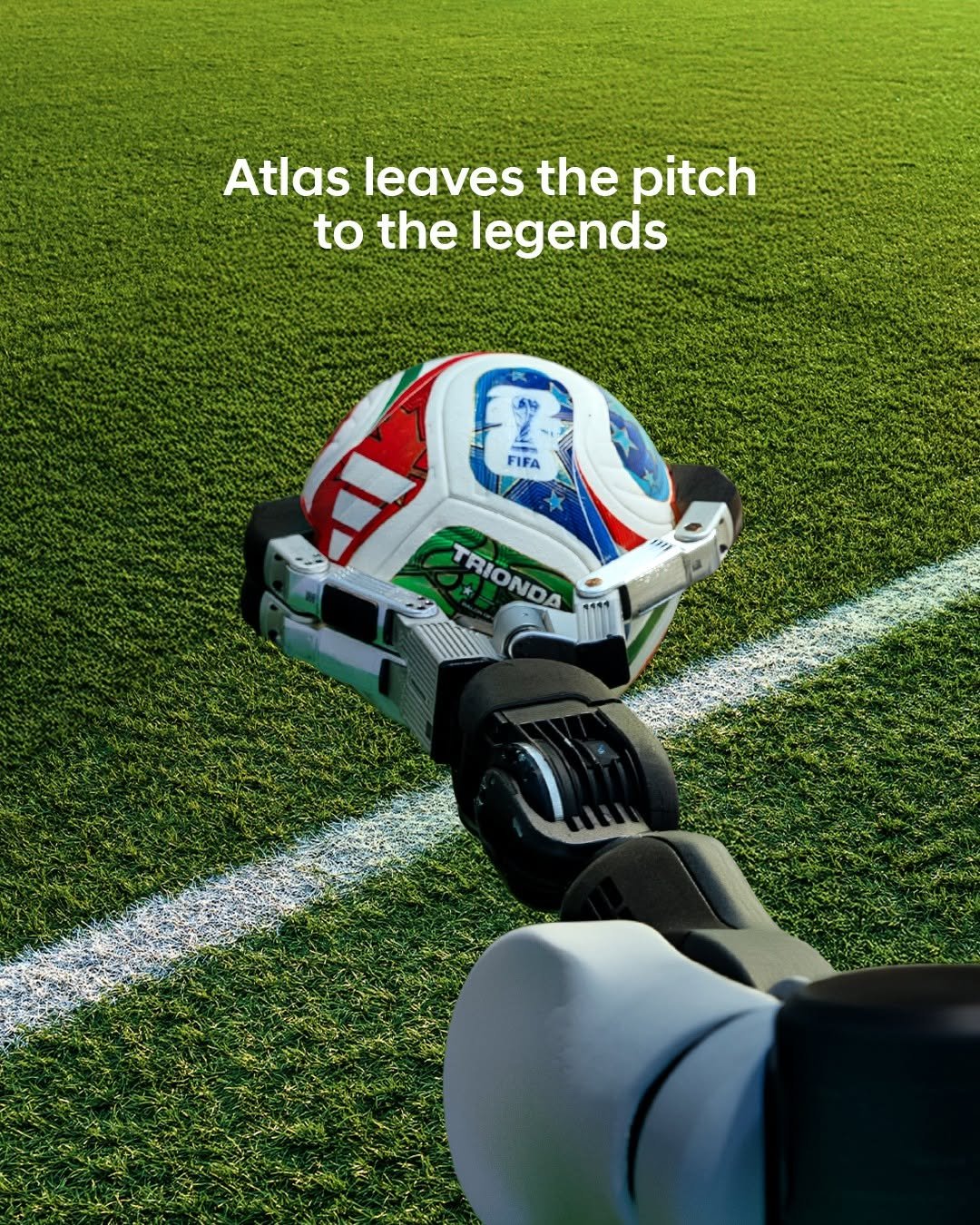 hyundai 게시물 이미지: Off the pitch, always. The grass belongs to...