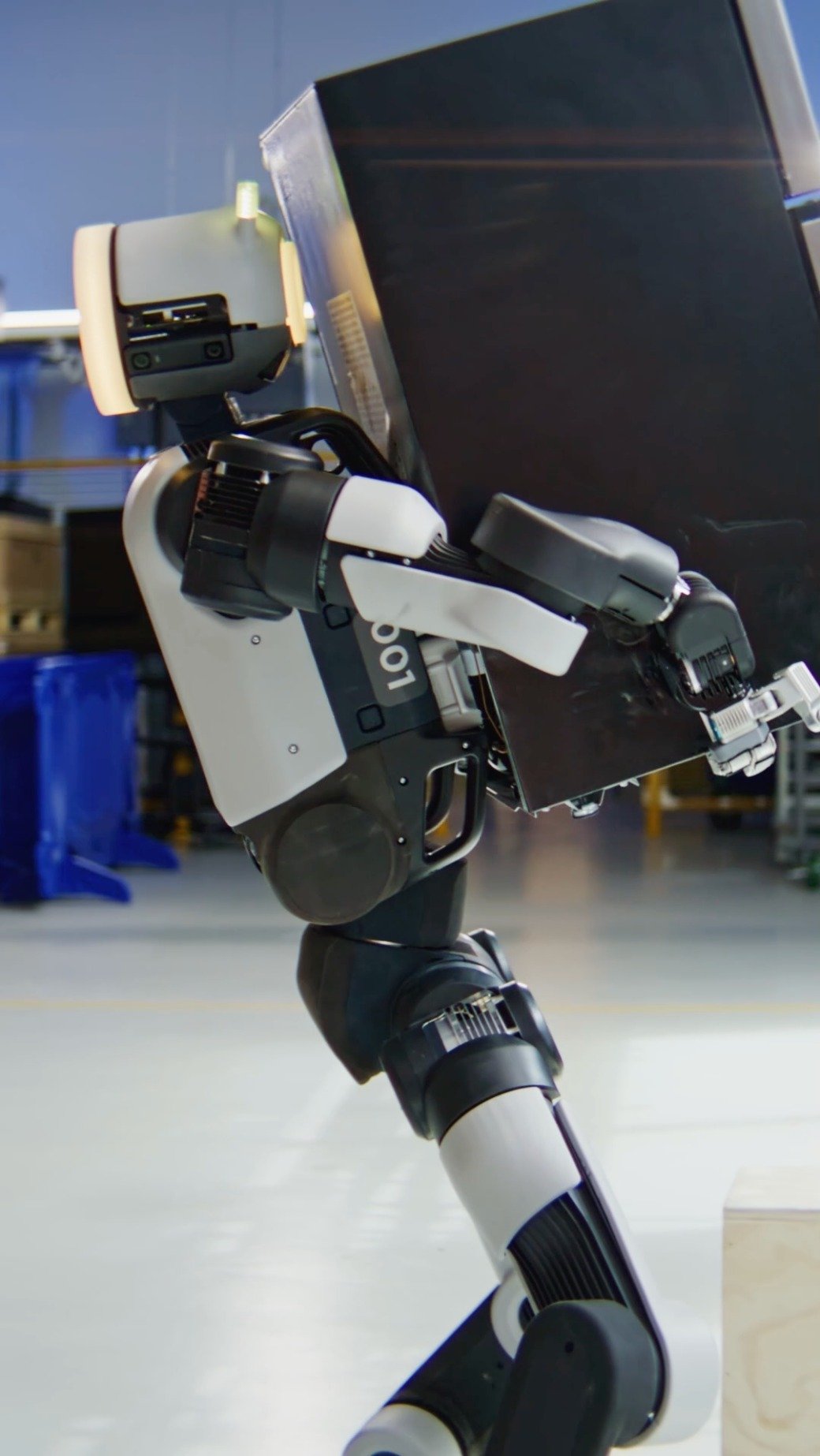 hyundai 게시물 이미지: Everyone asks if Atlas can bring them a drink,...