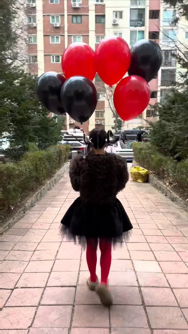 hyunheehong 게시물 이미지: ❤️🖤❤️🖤❤️