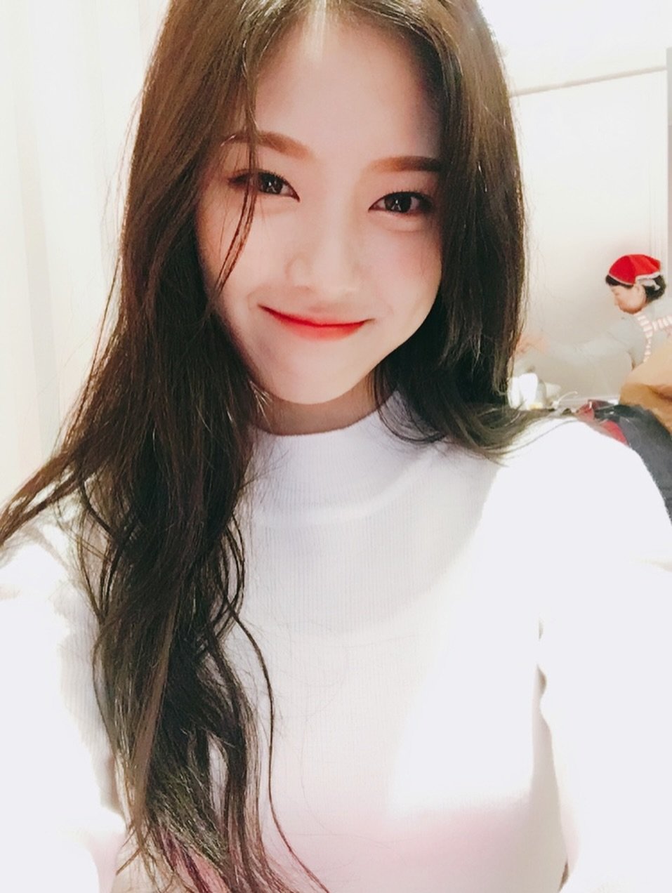 Photo by 현진 on January 22, 2026. May be an image of one or more people, hair, top and text.