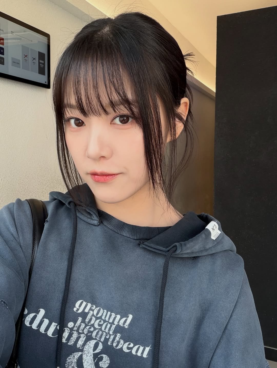 Photo by 현진 on December 31, 2025. May be a selfie of one or more people, braids, bangs, parka, sweatshirt and top.