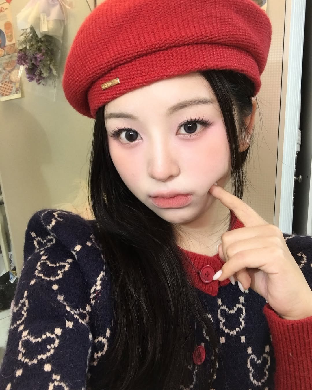 Photo shared by 현서 방 on December 15, 2024 tagging @hseoww.