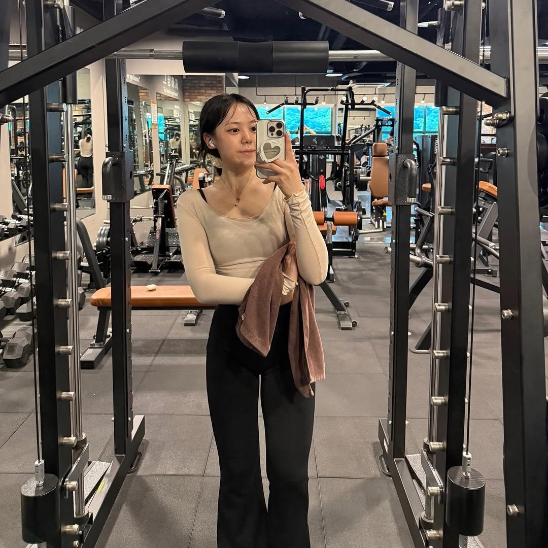 hyunttong_ 게시물 이미지: 맛있는 것도 조금씩 먹으면서 다이어트 할 생각에 행복해서 얼굴에 웃음꽃이...