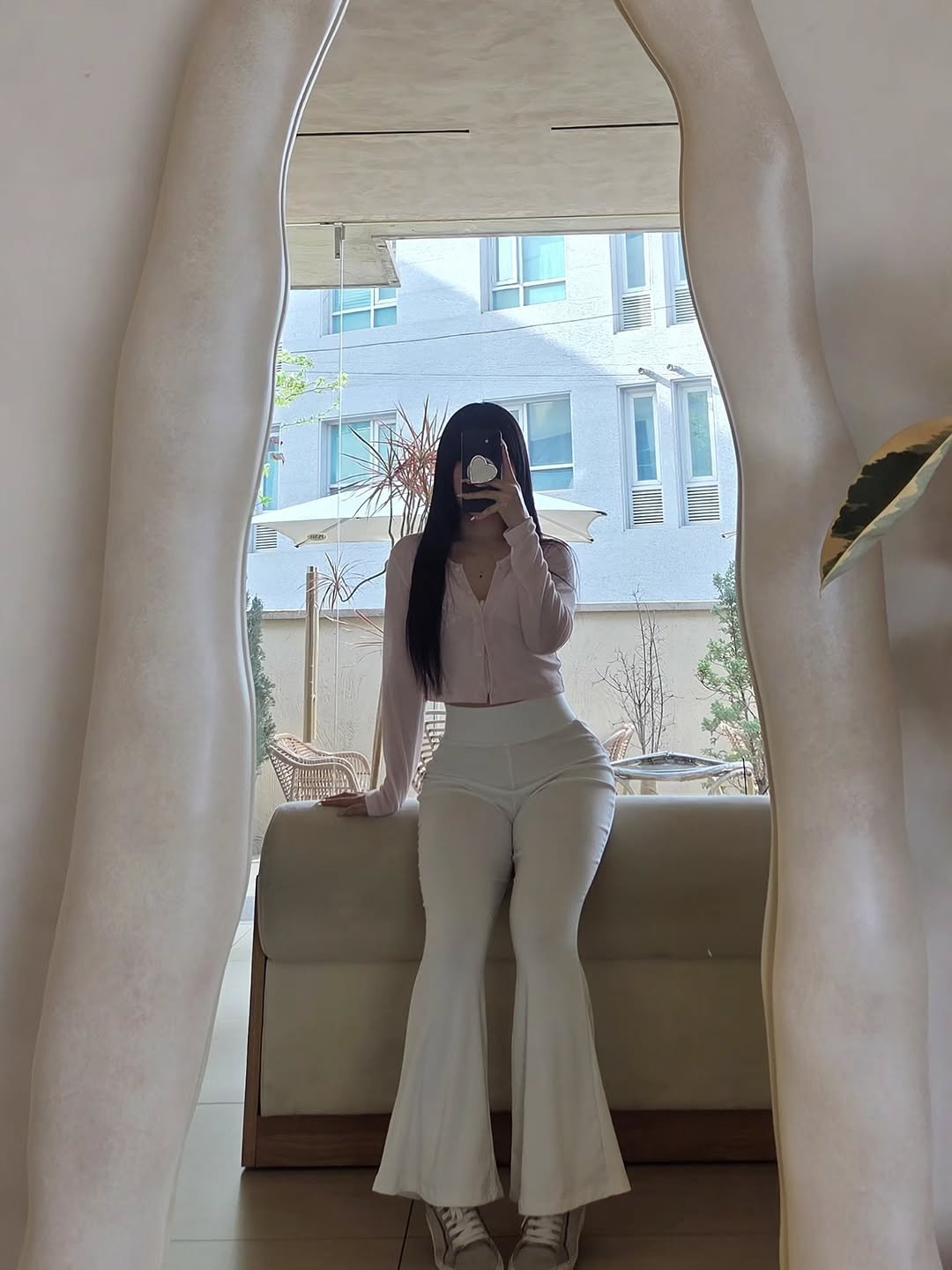 hyuny_pony 게시물 이미지: .𖥔 ݁ ˖ 낮 밤 앞 뒤 .𖥔 ݁ ˖
