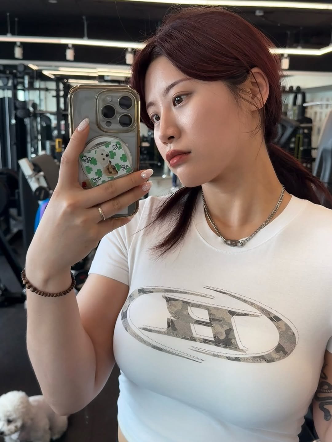 hyxnnz 게시물 이미지: 내 편 드는 한 사람만 있어도
삶에서 도망치지 않을 수 있어 🪽