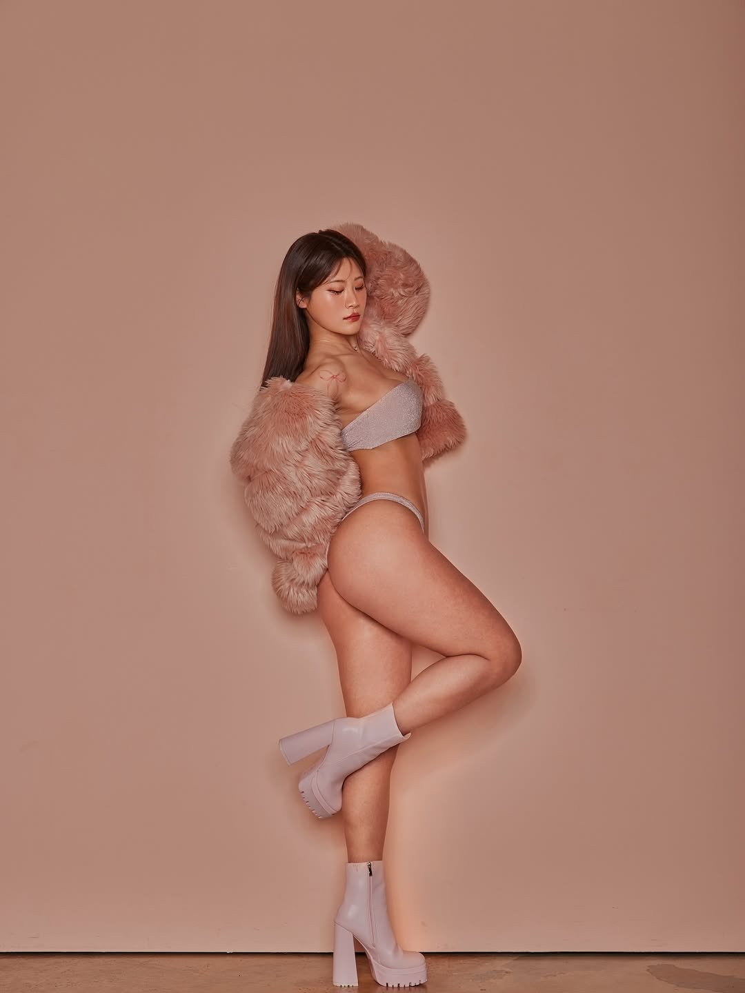 hyxnnz 게시물 이미지: ‘
무채색 인간의 핑크 도전기 ••🎀💗
여전히 핑크는 부끄럽다 🫣
원본도...