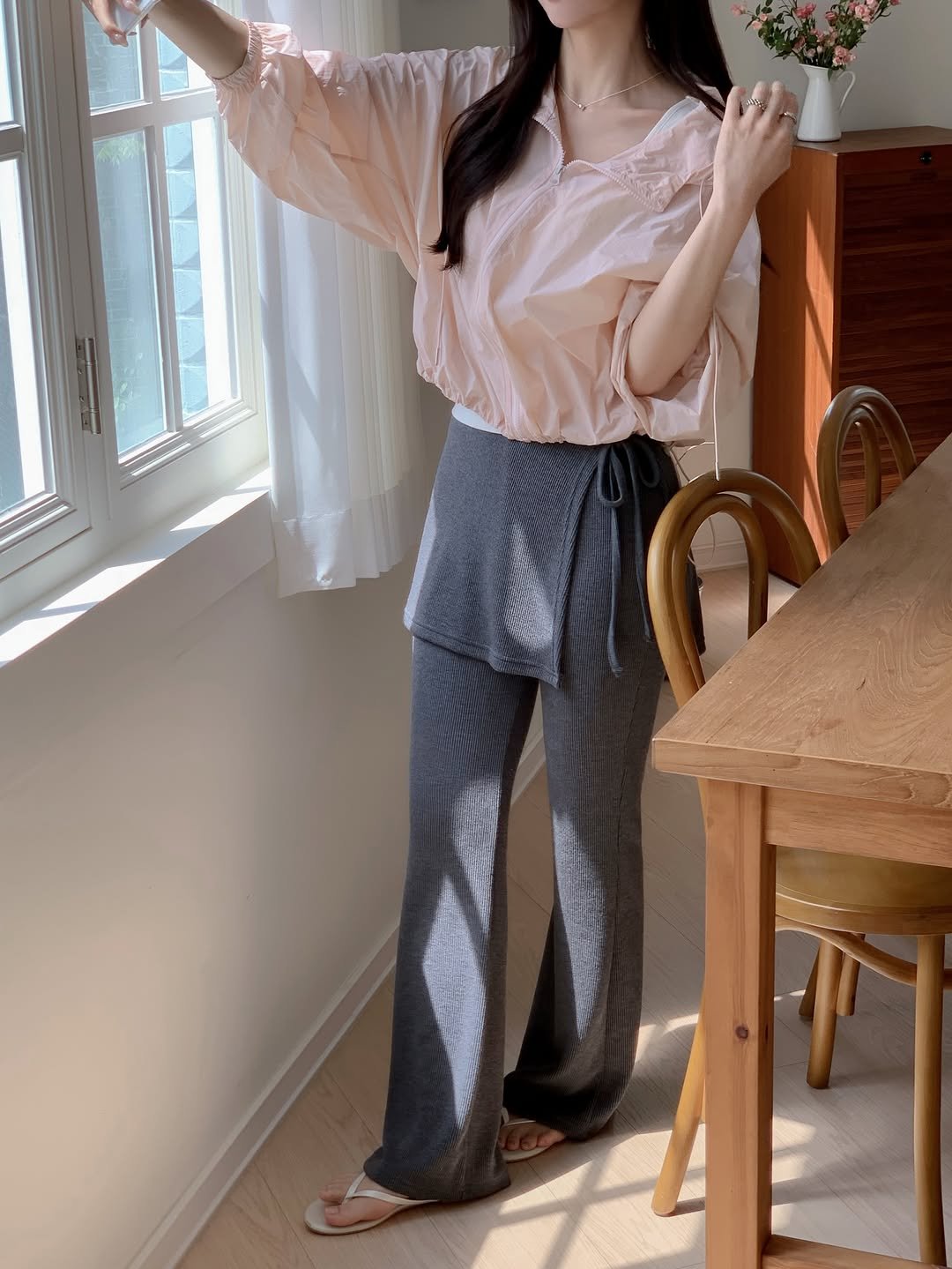 Photo by 정이네 데일리룩 l 정이🎀 on April 25, 2026. May be an image of sleepwear, top and text.