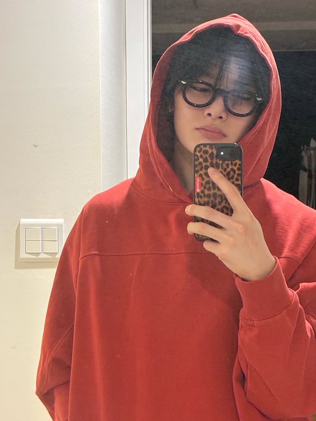 Photo by I.N on October 16, 2025. May be a selfie of one or more people, bangs, duffle coat, jacket, bath robe, sweatshirt, parka, cloak and text.