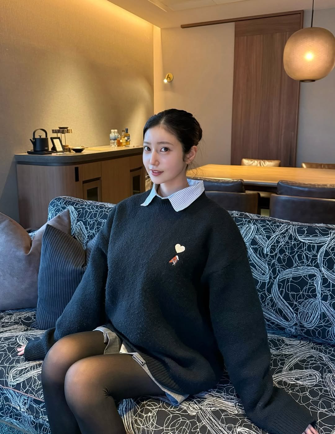 Photo shared by 阿部なつき on December 31, 2025 tagging @fufu_kyukaruizawa. May be an image of one or more people, hair, duffle coat, turtleneck and text.