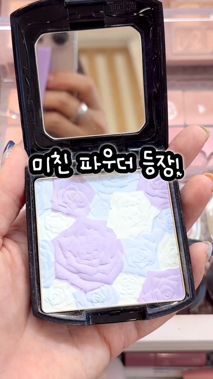 i0i88 게시물 이미지: .
너어어무 잘쓰고 있는 안나수이 파우더
화사해~~~~~~~향기로와...