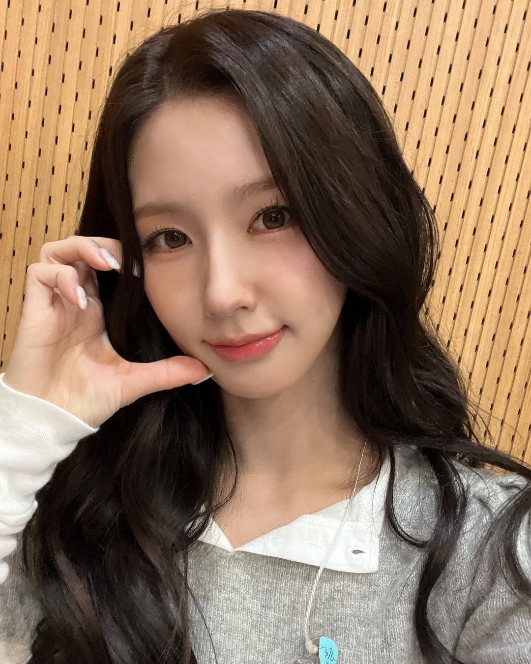 Photo by i-dle (아이들) on November 11, 2025.