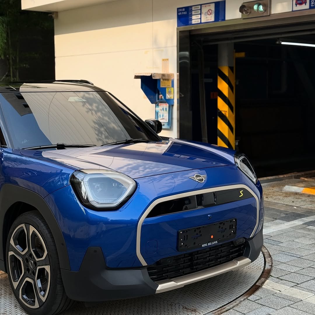 Photo shared by 미니쿠퍼 김은지팀장 on October 05, 2025 tagging @mini, @mini.korea.official, and @with._.mini. May be an image of car, wheel, minivan and text.