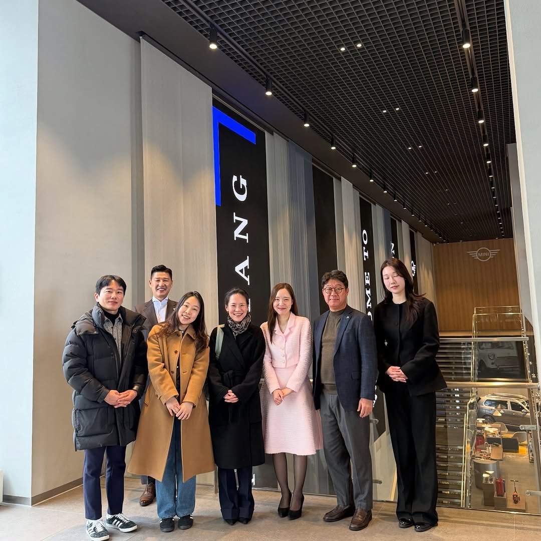 Photo shared by 미니쿠퍼 김은지팀장 on February 04, 2026 tagging @mini, @mini.korea.official, and @with._.mini. May be an image of one or more people, wrist watch, display case and text.