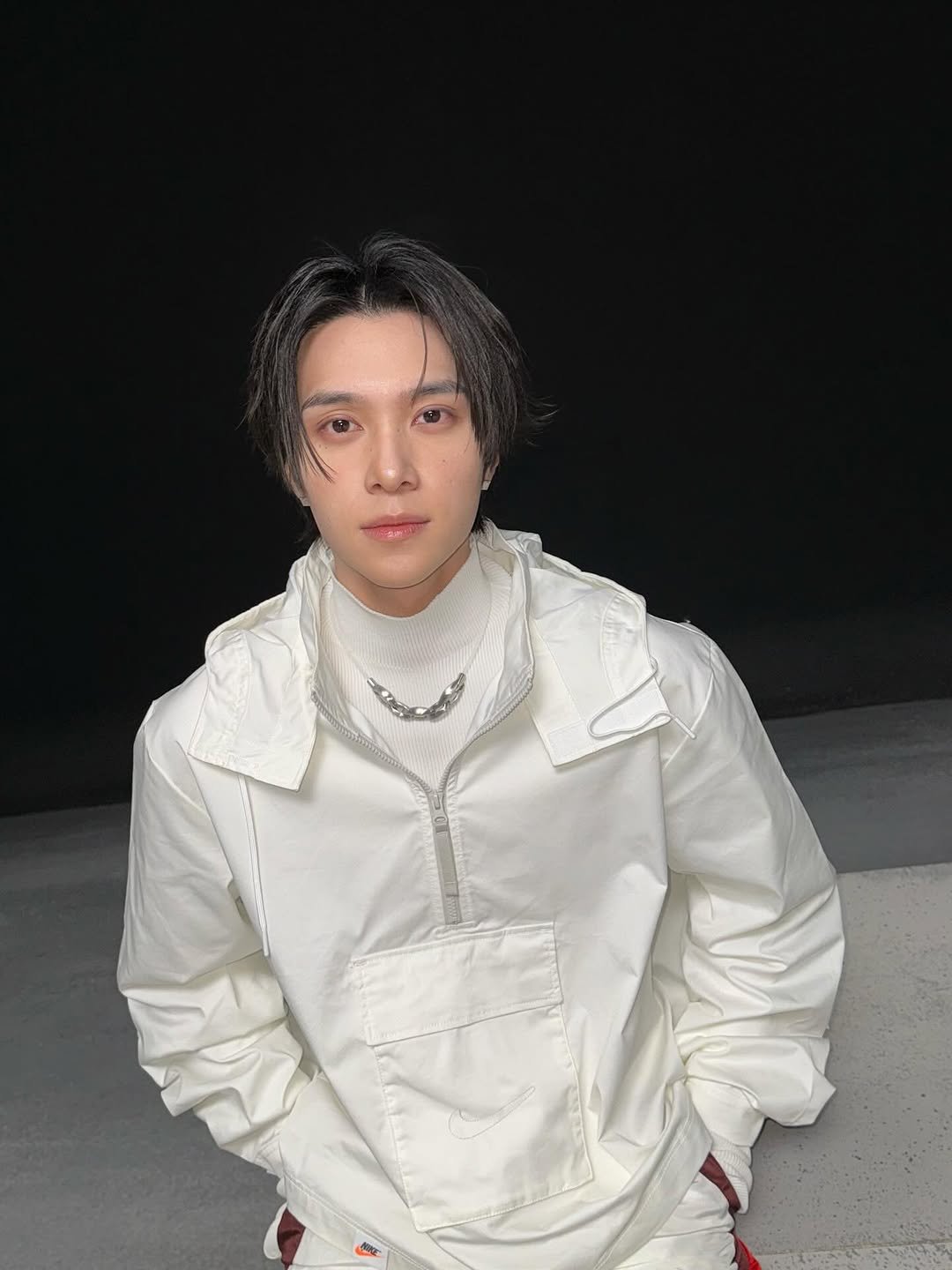 Photo by Hi👉🏻im Hendery👈🏻 on December 13, 2025. May be an image of one or more people, bangs, top, turtleneck and bolo tie.