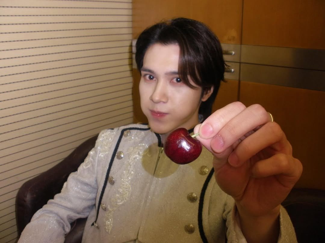 Photo by Hi👉🏻im Hendery👈🏻 on February 18, 2026. May be an image of bolo tie and text.