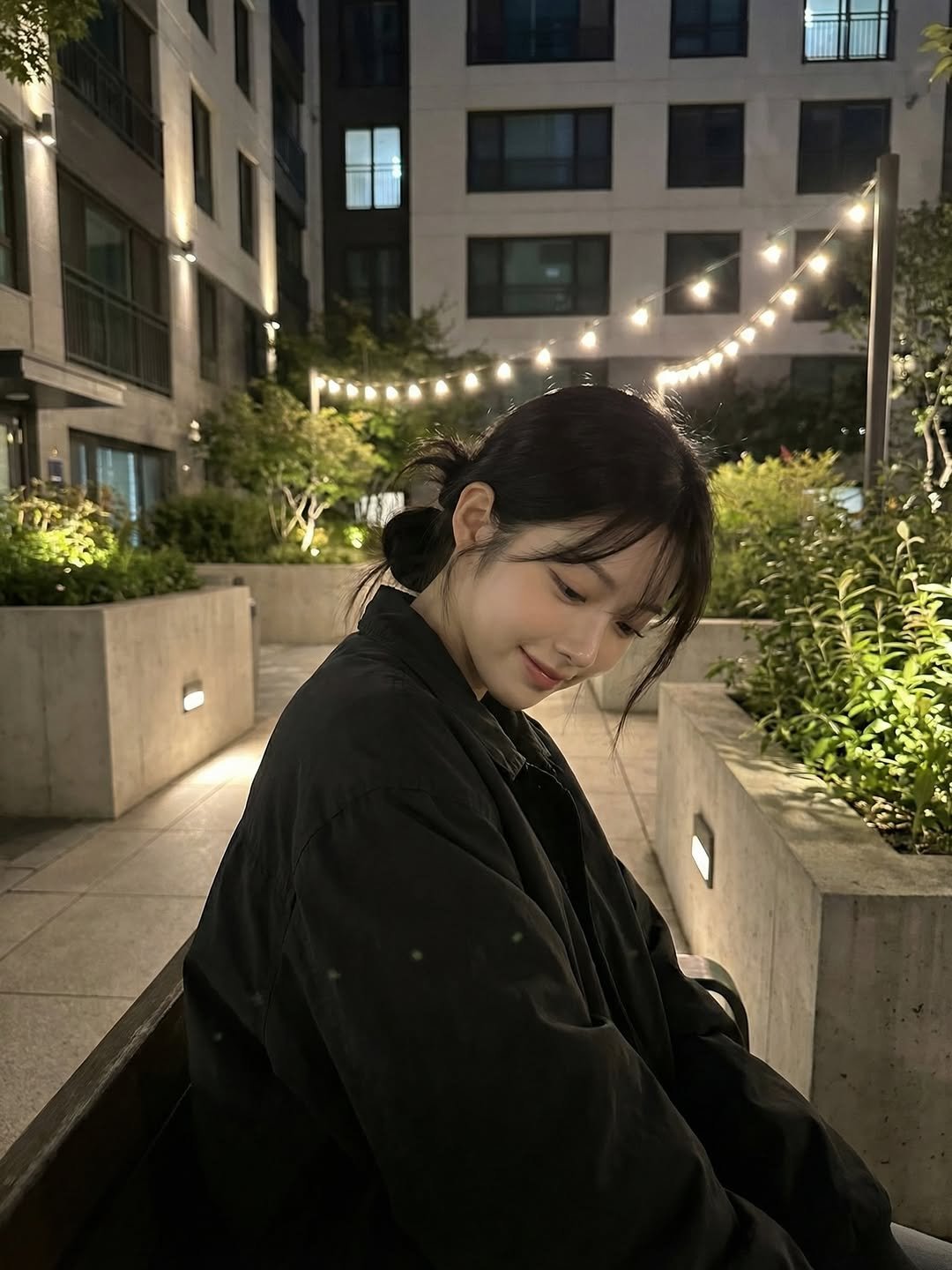 Photo by 세연 Seyeon🐶 in Seoul, South Korea. May be an image of one or more people, hair, duffle coat, parka, jacket, night and text.
