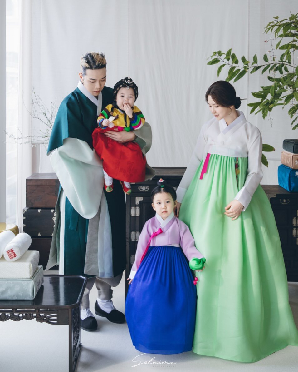 Photo by 이아한복 | 돌한복 백일한복 돌상 백일상 on February 09, 2026. May be an image of one or more people, dress, Gyeongbokgung Palace and text.