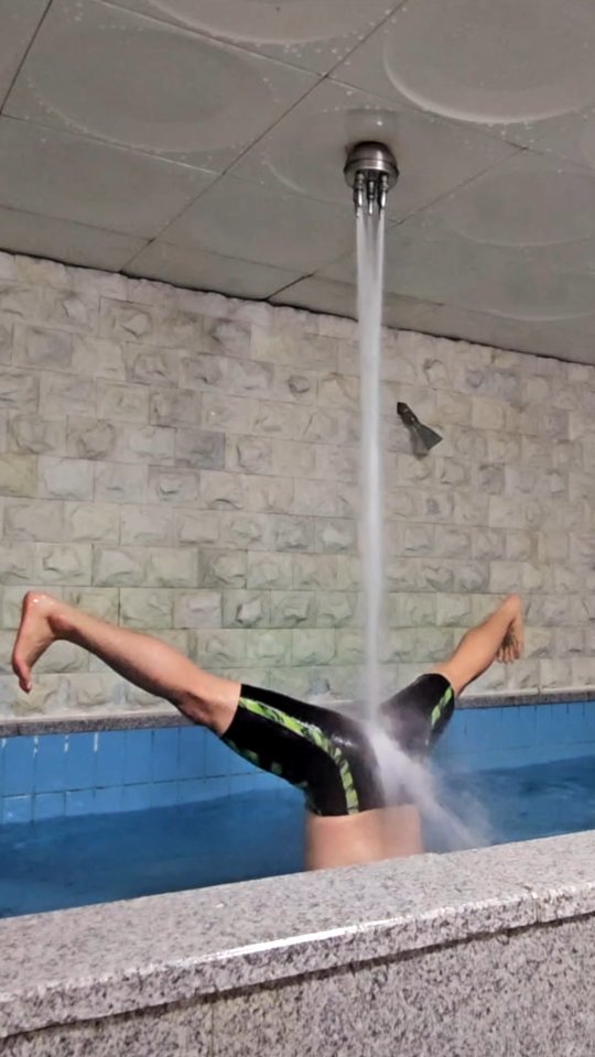 iam_beltman 게시물 이미지: 본업이 비보이인 난 사실 발이 땅에 닿으면 죽는병에 걸렸어..actullay im...