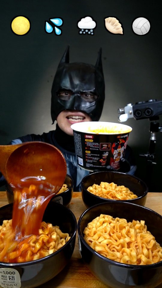 iam_beltman 게시물 이미지: 불닭탕면에 이짜식 저짜식 같이 먹기. Buldak soup noodle and...