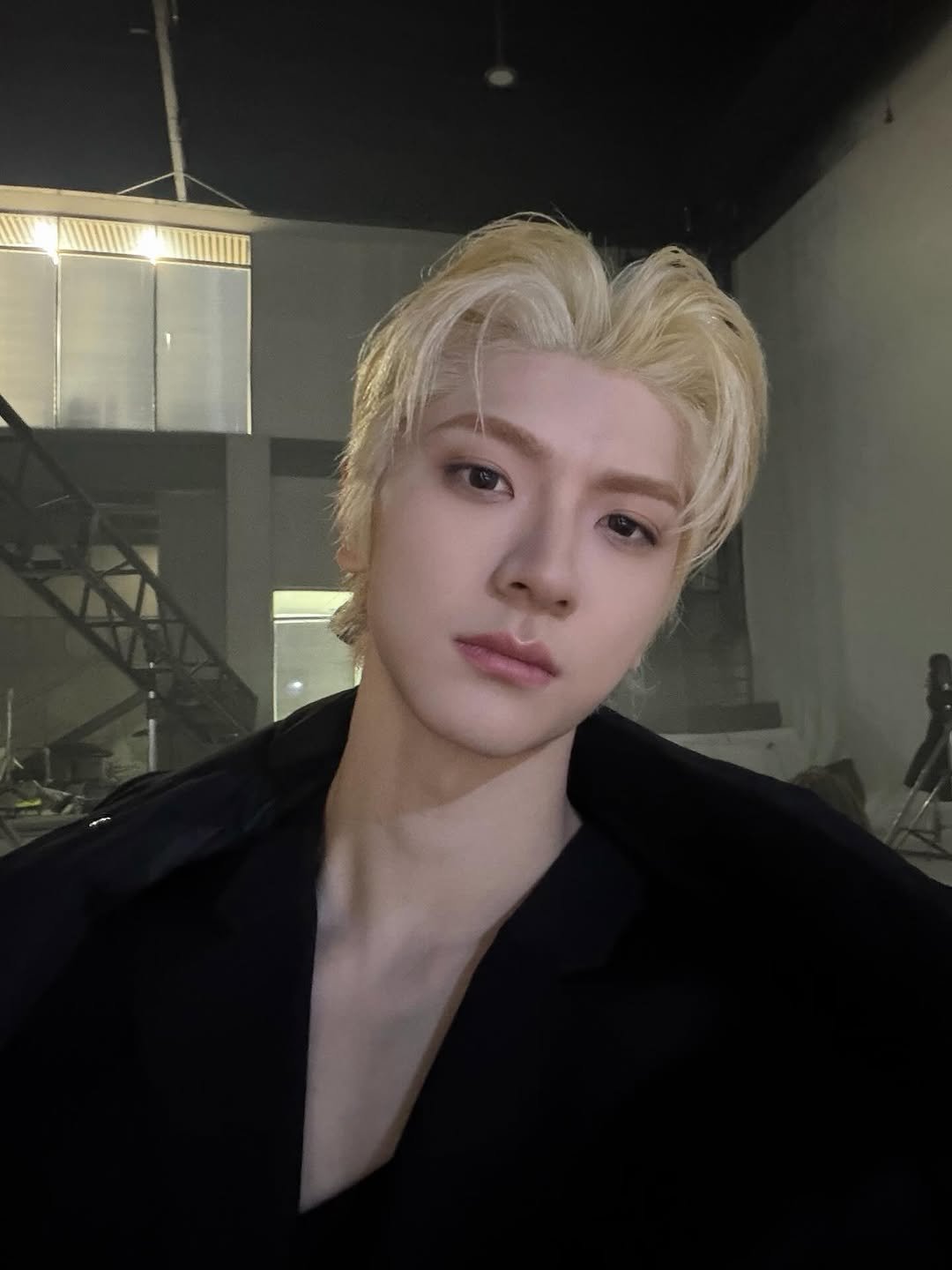 Photo by 我是林一同学 on February 14, 2026. May be an image of one or more people, hair, bolo tie and text.