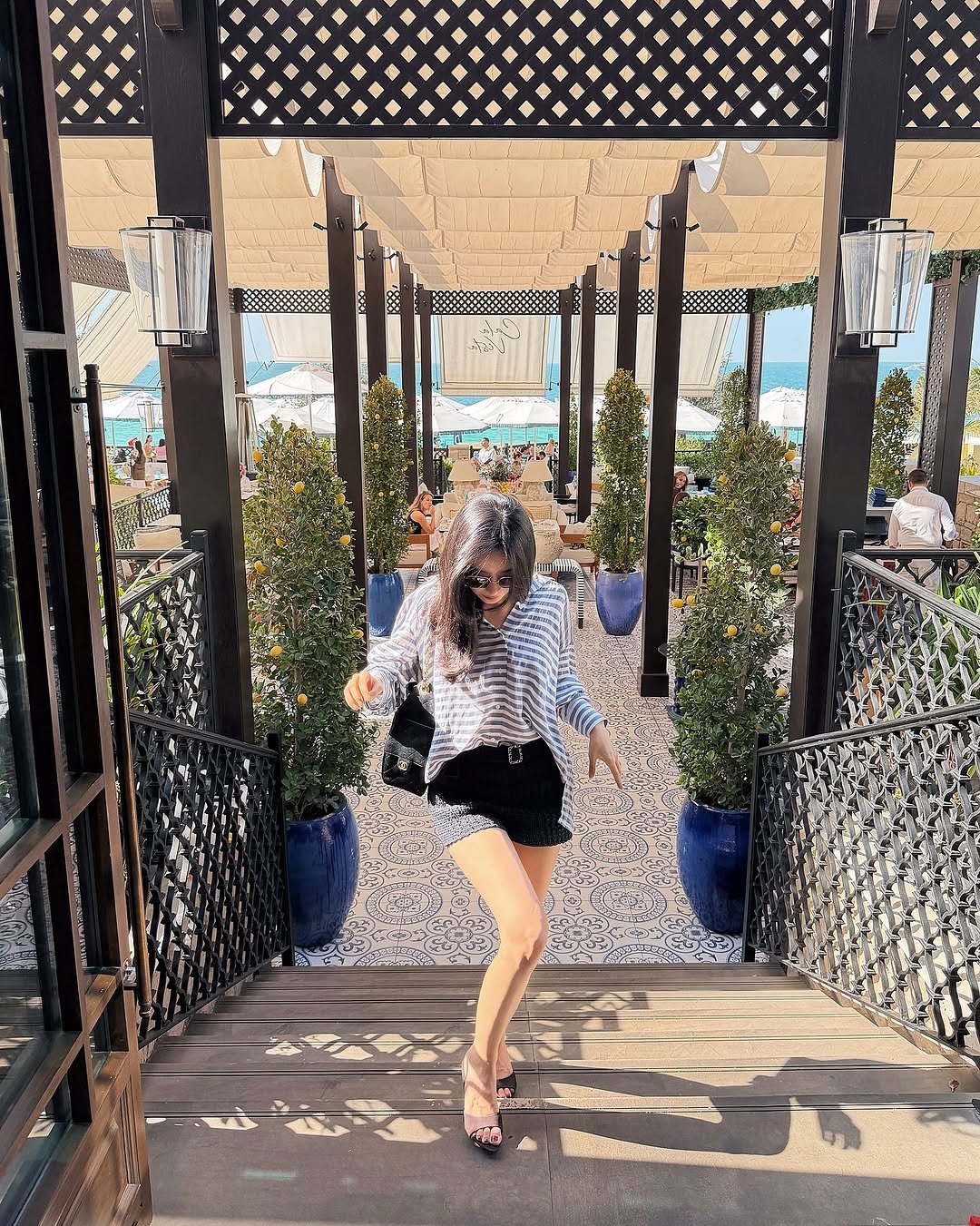 Photo by 나는꽃 on February 20, 2026. May be an image of miniskirt and text.