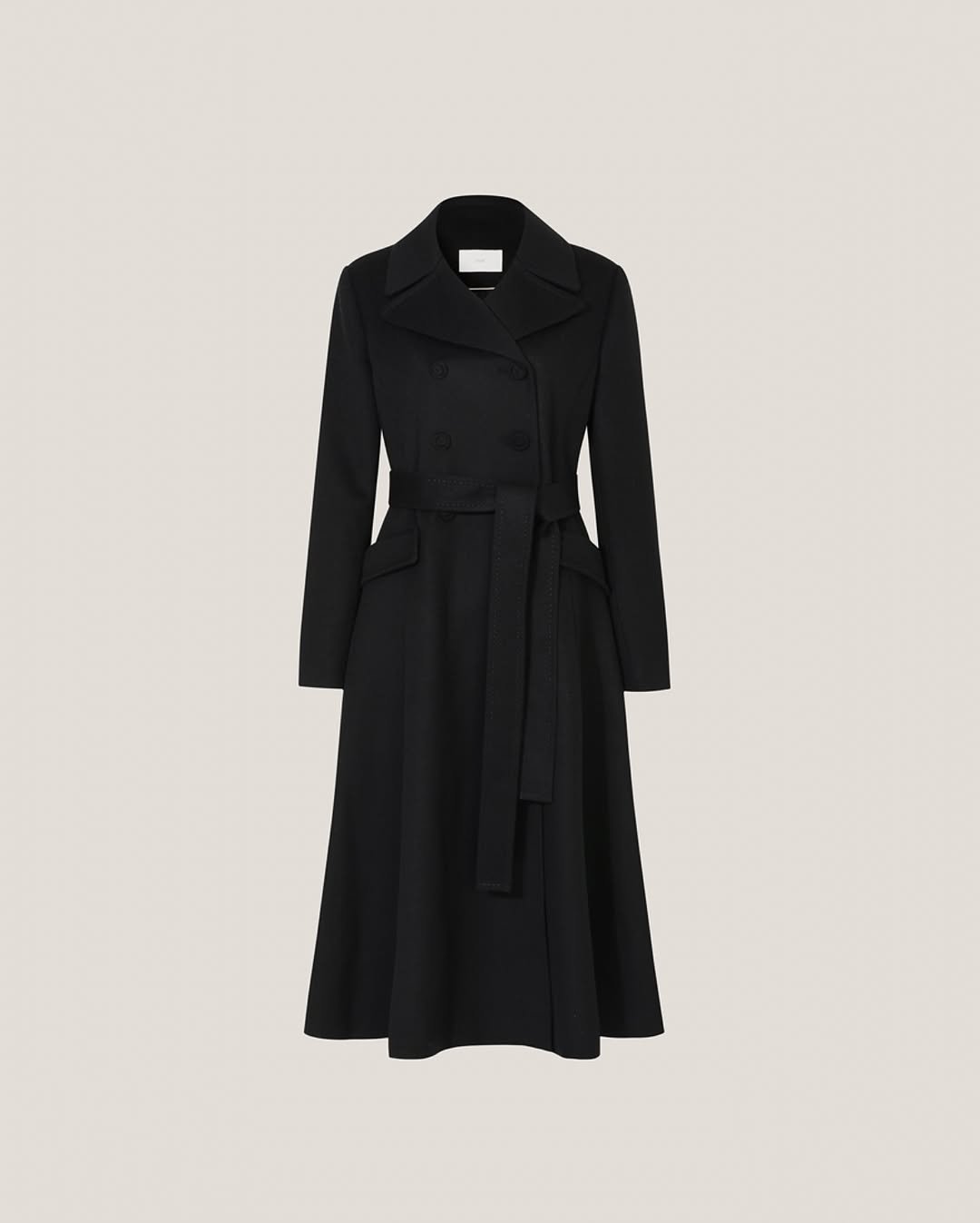 Photo by 나는꽃 on December 20, 2025. May be an image of overcoat, jacket, parka and text.