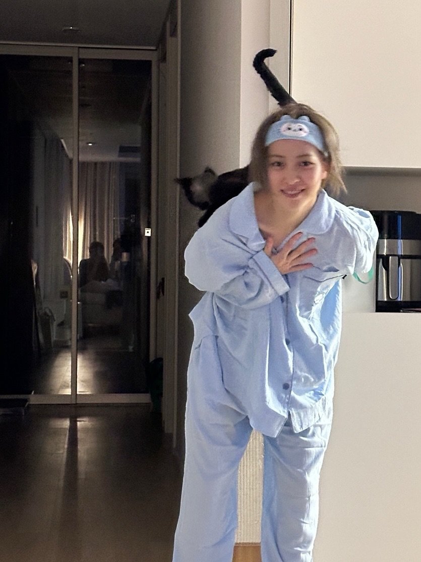 Photo by RYUJIN on October 08, 2025. May be an image of 2 people, sleepwear, robe, costume, stethoscope, bath robe, sweatpants and text.