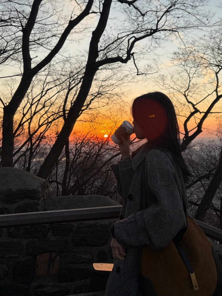 Photo by RYUJIN on January 09, 2026. May be an image of twilight and text.