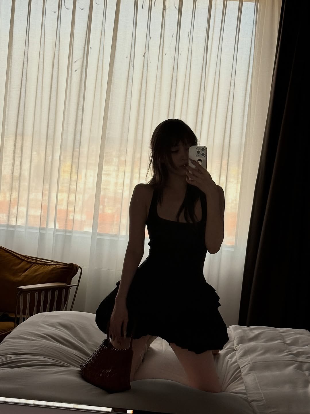 Photo by RYUJIN on November 10, 2025. May be an image of slip, curtains, mirror and text.