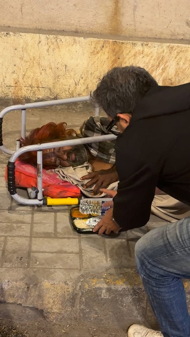 iamhussainmansuri 게시물 이미지: On the eve of Christmas shared happiness with...