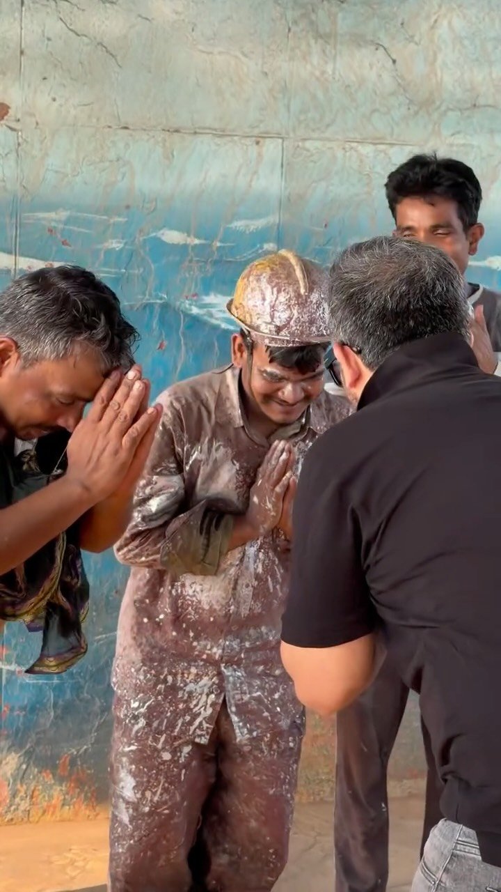 iamhussainmansuri 게시물 이미지: Small token of love and respect💯❤️ #humanity...