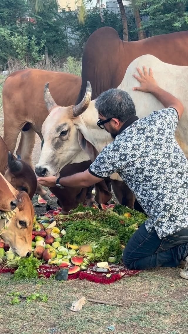 iamhussainmansuri 게시물 이미지: Try not to smile💯☺️❤️ #humanity #instagood...