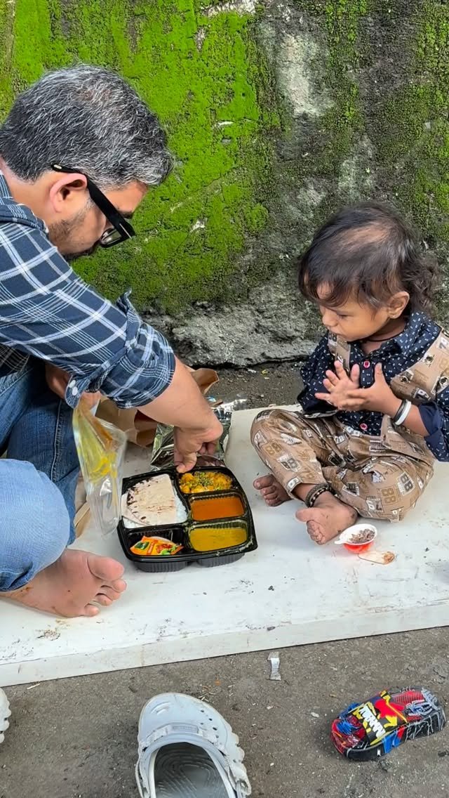 iamhussainmansuri 게시물 이미지: Love and compassion 💯☺️❤️ #humanity #instagood...