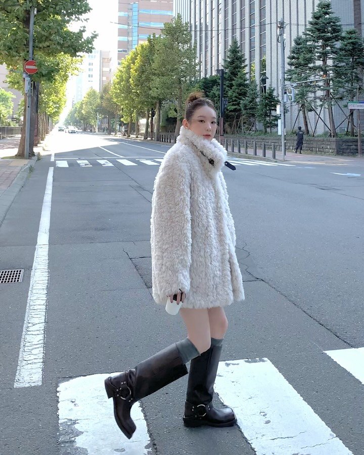 iammingki 게시물 이미지: 요즘 증말 사랑에 빠진 노래.. 하루에 열번은 꼬박 듣는 중… 아 좋아 너무 좋아...