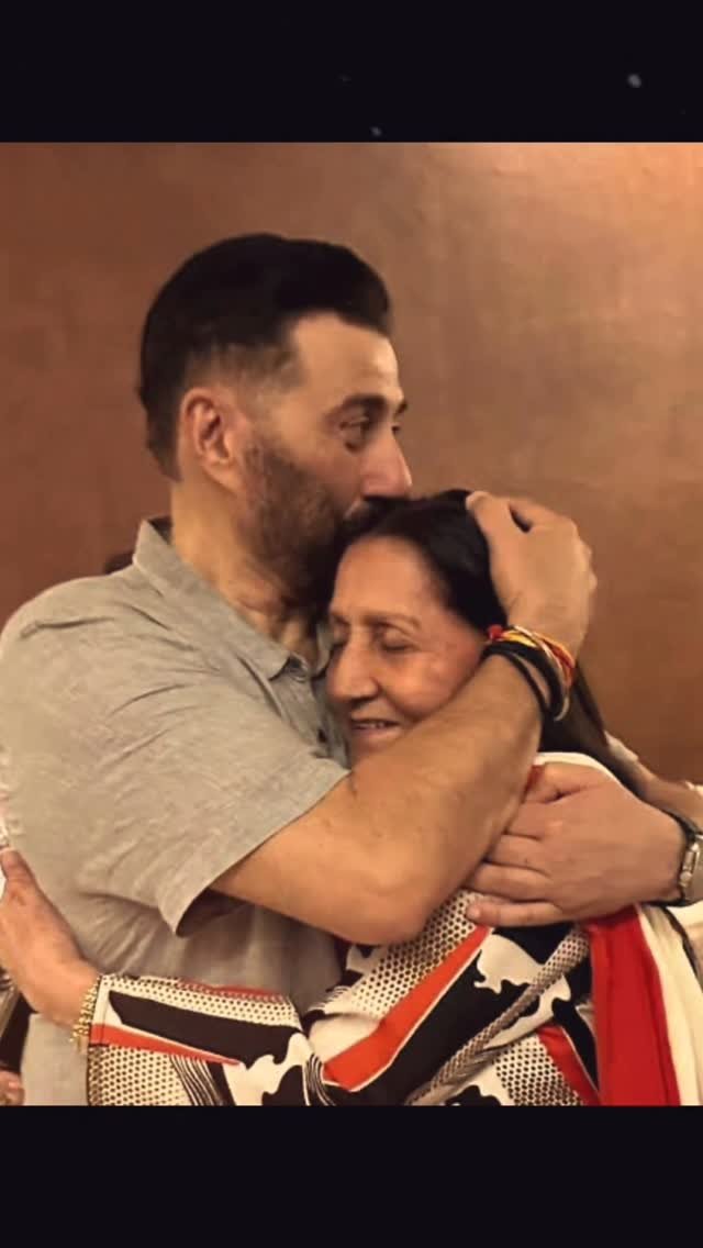 iamsunnydeol 게시물 이미지: Love you mama...