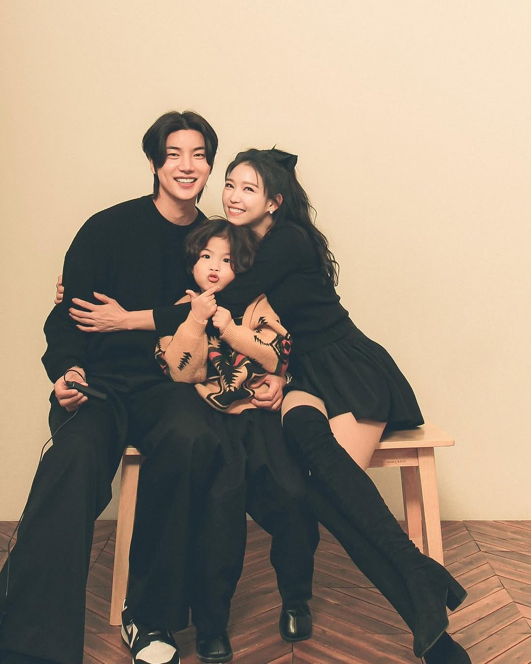 ians_family 게시물 이미지: 우당탕탕 다섯돌 기념사진📸