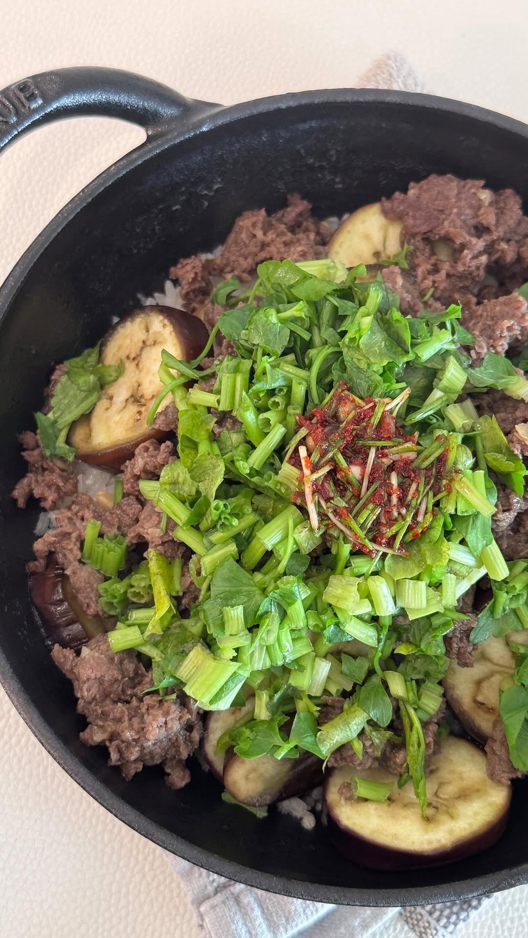 ibab.menu 게시물 이미지: 요즘 남편의 잦은 야근에
저는 애 둘 먹이고 씻기고 재우고
영상찍을 틈이...