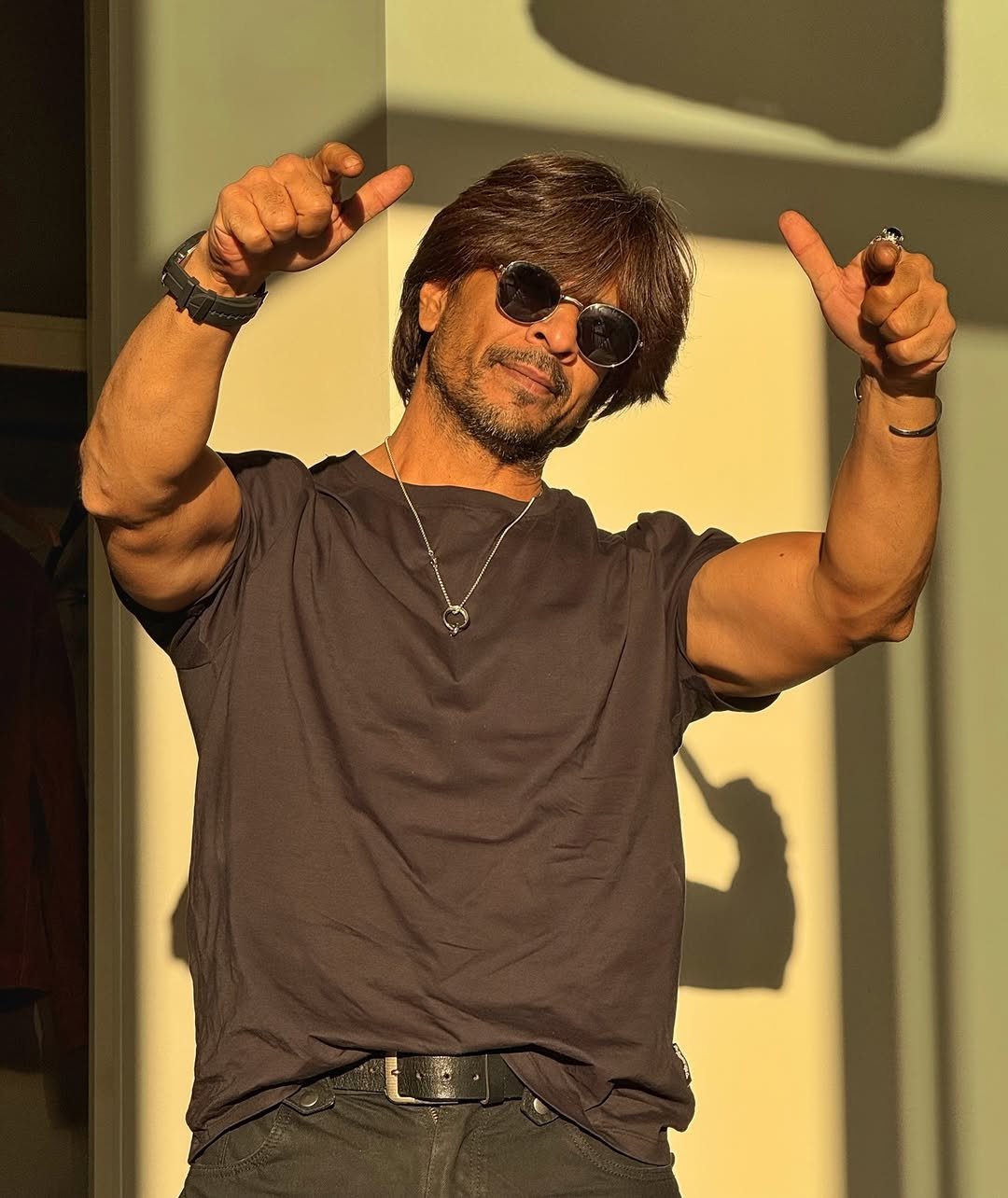 Photo by Ibrahim qadri in Dubai with @iamsrk, and @ibrahim__qadri. May be an image of one or more people, beard, blonde hair, biceps, people standing, wrist watch, sunglasses and text.