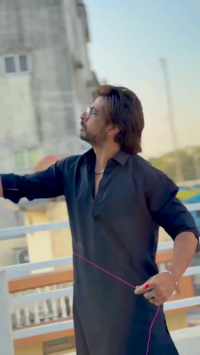 ibrahim__qadri 게시물 이미지: Kai po che 🪁

#shahrukhkhan #ibrahimqadri...