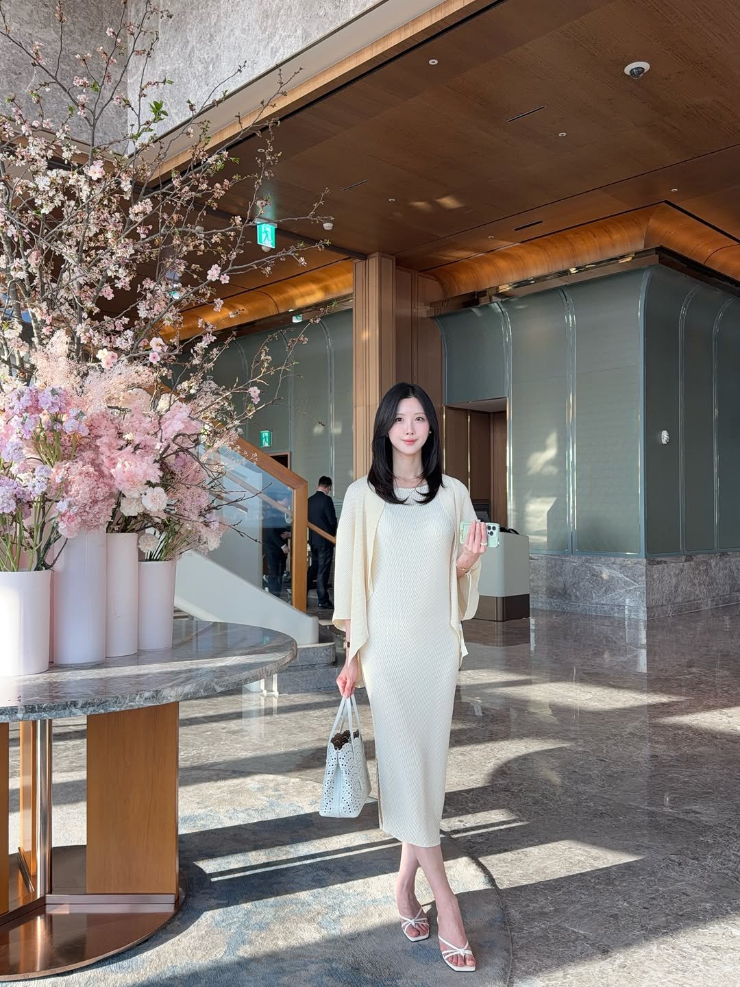 ieeduna 게시물 이미지: 요즘 플리츠에 빠져 사는 중.. 이건 흔한 세로 주름이 아닌 잔잔한 물결 패턴의...