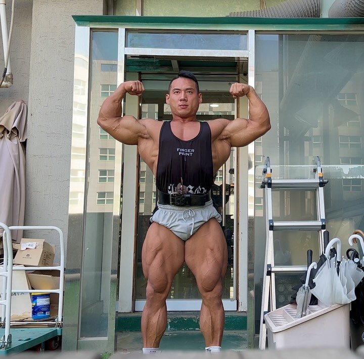 ifbbpro_bong 게시물 이미지: 5/6 부터 여름맞이 다이어트를 시작
오늘 10일차~ 조금만 더 지방 정리하고~...