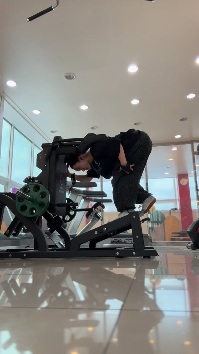 ifbbpro_figure_uni 게시물 이미지: 보상운동까지 마무리😎
날아가는구간없이 스으윽 너무 좋구먼💜